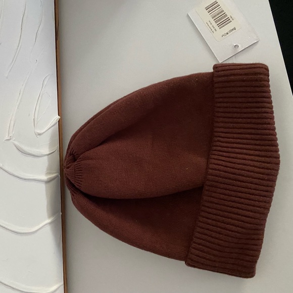 Princess Polly Beanie - Picture 2 of 3